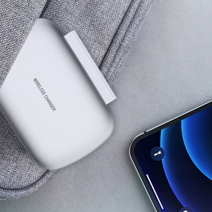 El producto más vendido Producto de tendencia caliente 2025 Estación de carga de reloj inteligente 3 en 1 Soporte de cargador inalámbrico para todos los teléfonos - Product Image 5