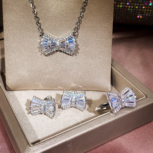 Set di Gioielli con Fiocco per Donne, Collana, Orecchini e Anello per Uso Quotidiano, Stile Moda - Product Image 1