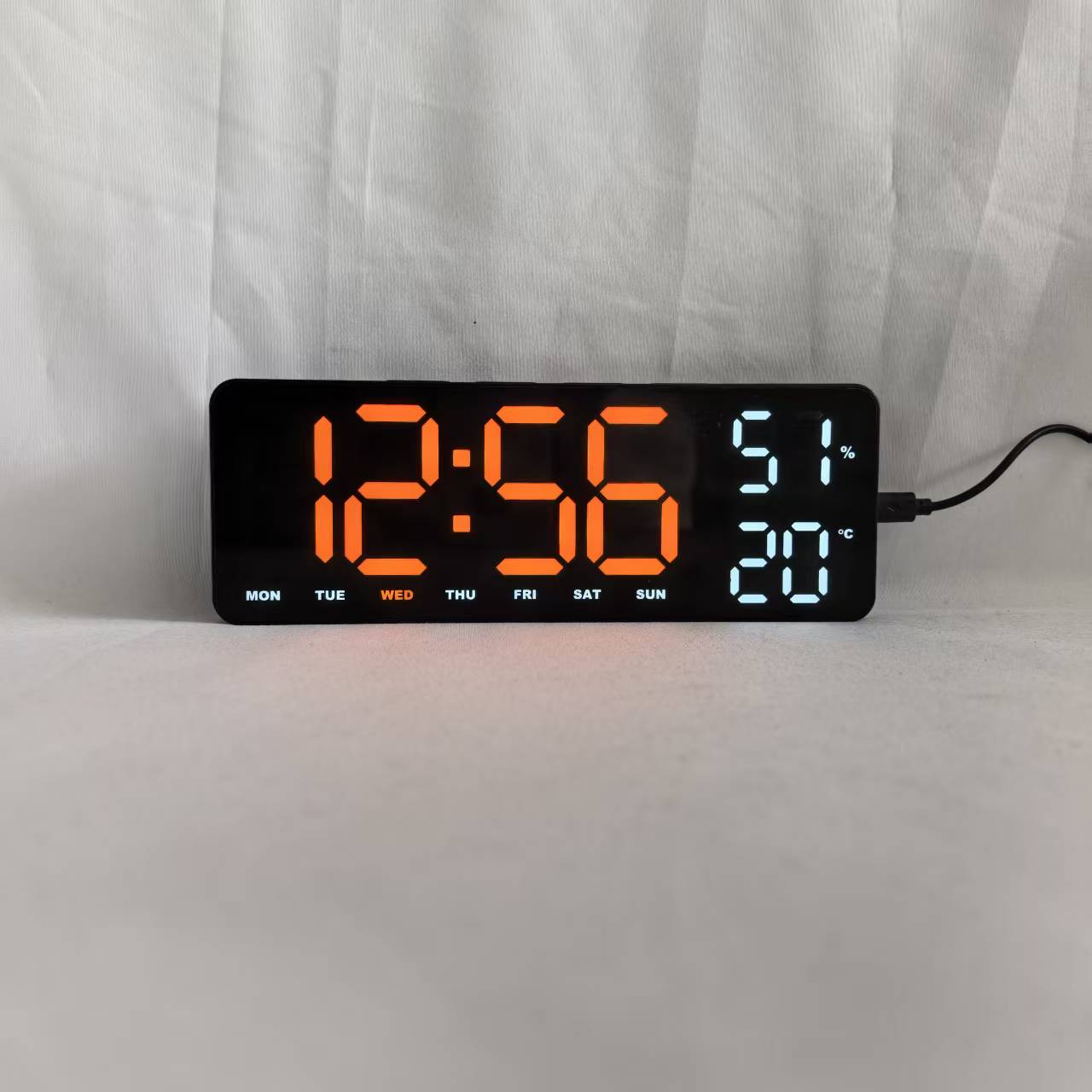 Luz naranja concha negra