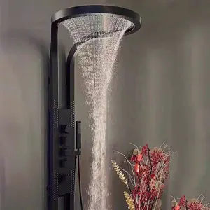 Tiktok Trend Luxe Goud Zwarte Badkamer Doucheset Wandgemonteerde Multifunctionele Regenval Waterval Douchekop Douchekop