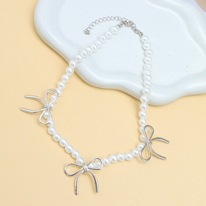 Collar de Metal Estilo Coreano con Lazo, Gargantilla con Imitación de Perlas en Blanco y Negro, Joyería para Fiesta, Diseño Dulce y Moderno con Temática de Ballet - Product Image 4