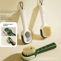 Brosse à chaussures multifonction en nylon avec distributeur de liquide et poils doux pour le nettoyage domestique, la lessive et l'utilisation en dortoir