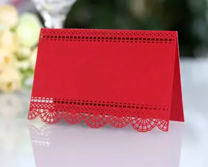 결혼식 파티 생일을위한 개인화 된 접힌 우아한 레이저 컷 테이블 이름 장소 카드