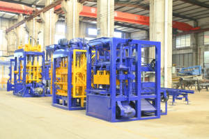Máquina Semiautomática para Fabricar Bloques de Hormigón QT4-26 (con Molde de Cemento) - Product Image 6