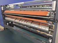 Nouvelle machine de découpe et de rainurage entièrement automatique à haute vitesse et haute efficacité pour l'impression Taobao, destinée aux fabricants de cartons