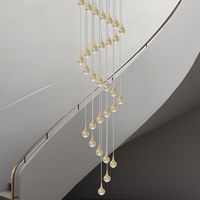 Lustre en cristal en spirale éblouissant, finition luxueuse, cascade de lumières multiples, grand lustre pour escalier