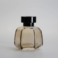 Bouteille diffuseur de parfum hexagonale de luxe en verre 120 ml avec couvercle noir, sérigraphie couleur personnalisée, contenant d'arôme pour la vente en gros