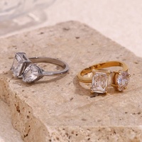 Nieuwe trendy roestvrijstalen ringen met 18k vergulding, glanzende waterdruppelvormige vierkante zirkonia, voor Valentijnsdag cadeau voor koppels