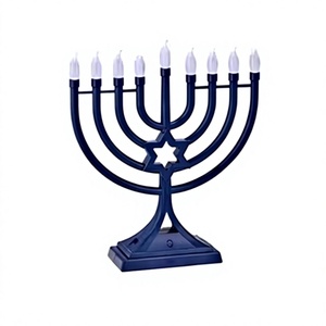 Vente en gros de chandelier juif Menorah, porte-bougie décoratif en métal pour Hanouka, ornement de table pour les fêtes - Product Image 1