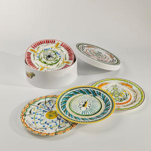Ensemble de 4 assiettes à dîner en porcelaine fine européenne série D, écologiques, best-seller, avec incrustations dorées - Product Image 2