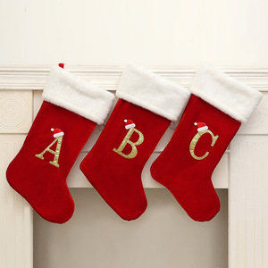 LINGKAI Chaussettes de Noël en velours écologiques avec broderie de lettres dorées, bordure en peluche blanche, personnalisables, décorations de fête suspendues - Product Image 1