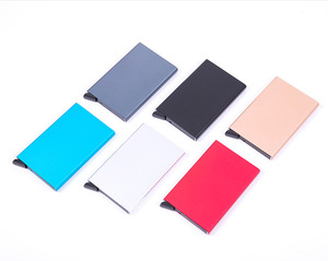 Tarjetero Pop-up de Alta Calidad para Regalos Empresariales, Tarjetero de Aluminio con Bloqueo RFID para Hombre - Product Image 5
