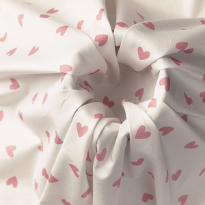 Tela de satén 100 algodón con estampado digital, muselina lisa con estampado de corazones de amor, para disfraz - Product Image 4