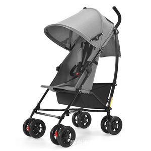 La poussette pour bébé peut être inclinée à un angle réglable, est légère, portable, pliable, entièrement recouverte d'un auvent pour l'ombrage et possède une grande surface. - Product Image 4