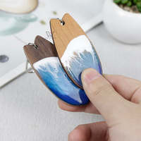 Porte-clés Souvenir Plage d'été Planche de Surf en Bois et Résine Vague Océanique Époxy Fait Main Vente en Gros
