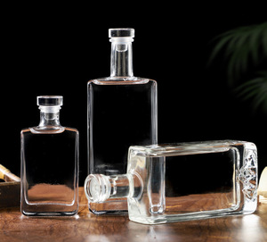 Botella de Whisky de Vidrio de Lujo Personalizada de 500 ml, 100 ml, 200 ml, con Fondo Plano, Tapa con Diseño de Montaña, para Licores - Product Image 2