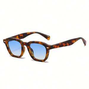 Gafas de Sol Cuadradas con Marco Pequeño para Mujer, Diseño Personalizado con Logotipo, Moda 2025, Protección UV400, Colores Jelly, Remaches, para Hombre - Product Image 4