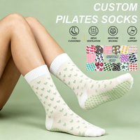 Chaussettes de yoga en coton avec logo, chaussettes de Pilates antidérapantes imprimées, emballage pour femmes, vente en gros, chaussettes de barre de luxe personnalisées en vrac