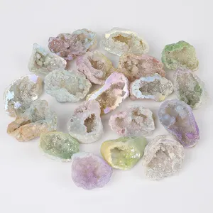 Hoge Kwaliteit Vergulde Natuurlijke Ruwe Bling Embryo Aura Witte Agaat Geode Voor Home Decor