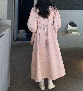 Elegante Dubai Lady Abaya Robes Vestido bordado de estilo coreano suave para <span class=keywords><strong>mujer</strong></span> Talla única para la mayoría para fiesta Primavera Verano Otoño - Product Image 6