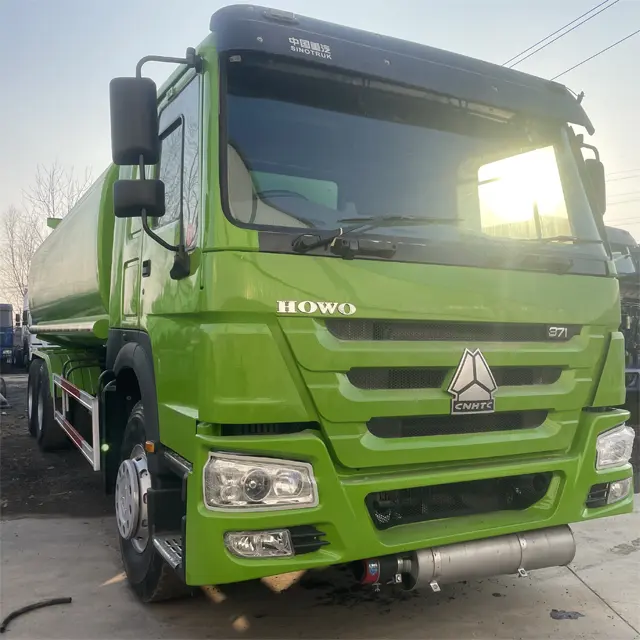 Yeni ve kullanılmış 20000L 30000L 40000L 6X4 Sinotruk 371HP el 10Wheeler dizel yakıtlı ham süt yağı yakıt çelik Tanker Tank kamyon