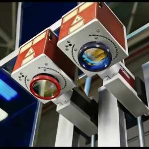 Système d'inspection laser à fibre pour la numérisation de codes-barres GS1 Data Matrix, avec alimentation automatique des capuchons et validation des codes, modèle de table haute - Product Image 6