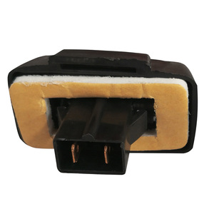 Luz de Matrícula Amarilla para Ford Transit 438111 86VB13550AC, Plástico, Distancia entre Orificios de 200 mm - Product Image 4