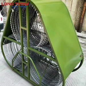 Barrière de sécurité en fil métallique à double rasoir Barrière d'isolation <span class=keywords><strong>mobile</strong></span> en acier inoxydable pour le contrôle des émeutes avec supports - Product Image 2