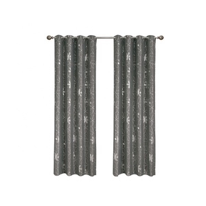 <span class=keywords><strong>Tende</strong></span> con occhiello stampate oscuranti grigie personalizzate in fabbrica in poliestere a riduzione <span class=keywords><strong>argento</strong></span> per casa Amity - Product Image 1