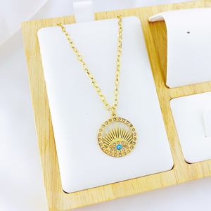 Dijes para el día de la madre Collares chapados en oro Joyería hecha a mano personalizable Proveedor de envío directo - Product Image 2