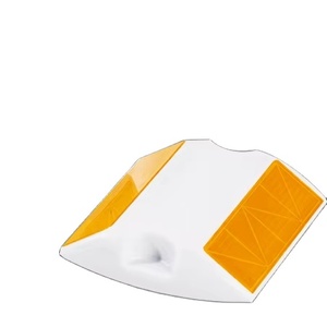 Piquets routiers réfléchissants en plastique - Product Image 1