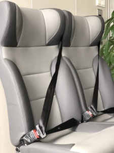 ชุดแต่งภายในรถตู้ YLD Alphard รุ่น Prize 9 ที่นั่ง พร้อมฉากกั้นเบาะหลังหุ้มหนัง ปี 2015-2021 - Product Image 4