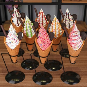 Modèle de simulation Big <span class=keywords><strong>Mac</strong></span>, cornet de crème glacée croustillant avec décoration de fruits - Product Image 1