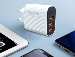 EU U.S. Standard 3-Port QC3.0 18W Fast Charger with Smart Digital Control and Short Circuit Protection for Cell Phones Laptops - Product Image 3