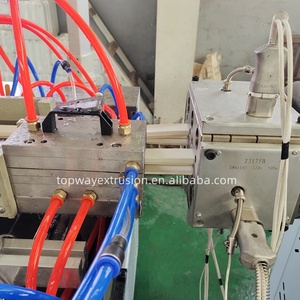 Couvre-câble électrique en <span class=keywords><strong>PVC</strong></span> Hider Chute Making Machine - Product Image 5