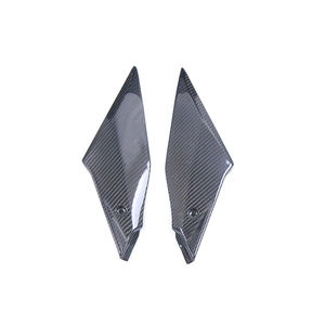 Panneaux latéraux de réservoir en fibre de carbone noire pour Yamaha YZF-R1 2015-2026 - Légers et ajustement parfait - Product Image 4