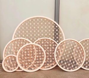 Esthétique traditionnelle Technique de travail du bois consistant <span class=keywords><strong>à</strong></span> assembler des pièces de bois Kumiko <span class=keywords><strong>à</strong></span> l'aide de cadeaux faits <span class=keywords><strong>à</strong></span> <span class=keywords><strong>la</strong></span> <span class=keywords><strong>main</strong></span> <span class=keywords><strong>à</strong></span> <span class=keywords><strong>la</strong></span> mortaise - Product Image 1