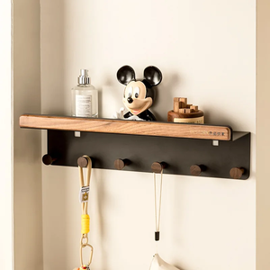 رف تخزين مفاتيح من سبائك الألومنيوم للجدار، مناسب للممر وغرفة المعيشة والشرفة، تصميم إبداعي لتعليق الملابس بدون ثقوب، طراز صيني جديد - Product Image 1