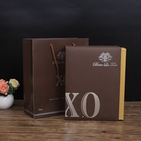 Boîtes en papier rigide recyclé pour cadeaux avec lamination mate pour l'emballage de savon et de crème pour le visage, boîte à poignée en ruban personnalisable