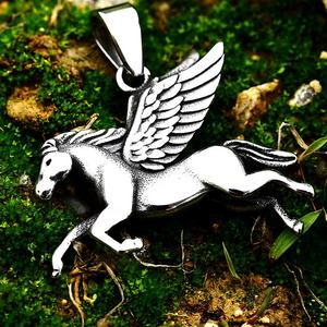 Liontin baja kuda liontin Pegasus baja tahan karat liontin detail sayap kuda terbang untuk pria wanita - Product Image 5