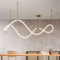 Lustre Suspendu LED Doré Moderne au Design Créatif, Économique en Énergie, Flexible, Artistique, en Silicone, Linéaire, Design Vague, Taille Moyenne