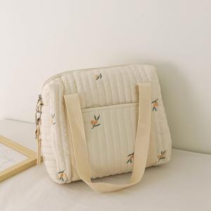 Sac à langer brodé ours mignon et fleurs, sac à bandoulière souple pour le rangement, idéal pour les voyages et les sorties - Product Image 2