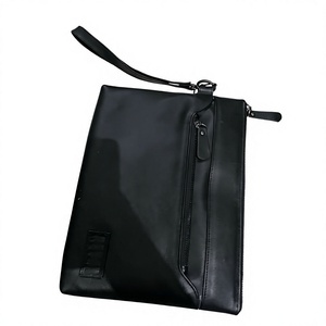 Sac à main en cuir véritable pour homme Reven, fermeture à glissière avec logo, style minimaliste, utilisation quotidienne, toutes saisons, antivol, résistant à l'eau - Product Image 4