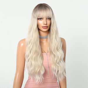 Peluca de Fibra Sintética de 26 Pulgadas, Ondas Naturales, Raíz Profunda, <span class=keywords><strong>Rubio</strong></span> Ombre, Cabello Largo y Suelto con <span class=keywords><strong>Flequillo</strong></span>, Gorra Elástica, Foto Real - Product Image 3