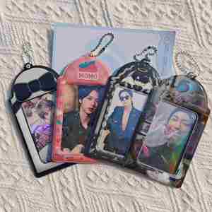 Muestra Gratis: Atractivo Porta Tarjetas de PVC, Estuche para Guardar Fotografías, Artículos de Papelería con Llavero - Product Image 1