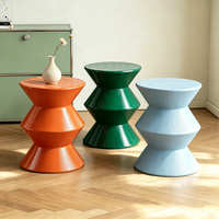 Table d'appoint décorative en métal avec revêtement en poudre multicolore, finition brillante, pour coin lecture d'appartement ou décoration d'entrée