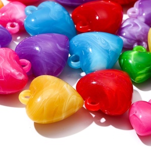 Perles en acrylique à grand trou, pendentifs cœur 3D, motif marbré, breloques vintage pour la fabrication de colliers, boucles d'oreilles, porte-clés et bijoux DIY en gros - Product Image 1