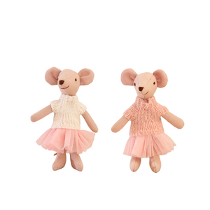 Coppia di Topolini di Peluche Fatti a Mano con Maglione Lavorato a Maglia e Tutu Bianco <span class=keywords><strong>Rosa</strong></span>, <span class=keywords><strong>Ballerina</strong></span> 13cm, Ornamento da Tavolo, Decorazione per la Casa, Regalo - Product Image 1