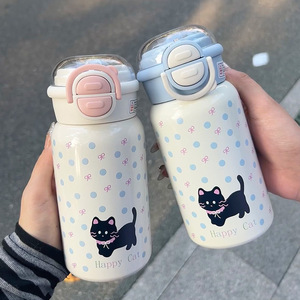 ขวดน้ำสุญญากาศลายแมวดำน่ารัก ขนาด 500 มล. สำหรับเด็ก ทำจากสแตนเลส ฝาปิดแบบพลิกสองด้าน พกพาสะดวก เก็บความร้อนได้ - Product Image 1