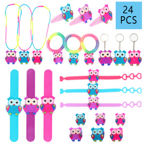 Bán Buôn Biểu Tượng Tùy Chỉnh Thiết Kế Phim Hoạt Hình Keychain Vòng Đeo Tay Tó<span class=keywords><strong>c</strong></span> Clip PVC Quyến Rũ Đầy Màu Sắ<span class=keywords><strong>c</strong></span> Silicon Vòng <span class=keywords><strong>C</strong></span>ổ Cho Trẻ Em - Product Image 6